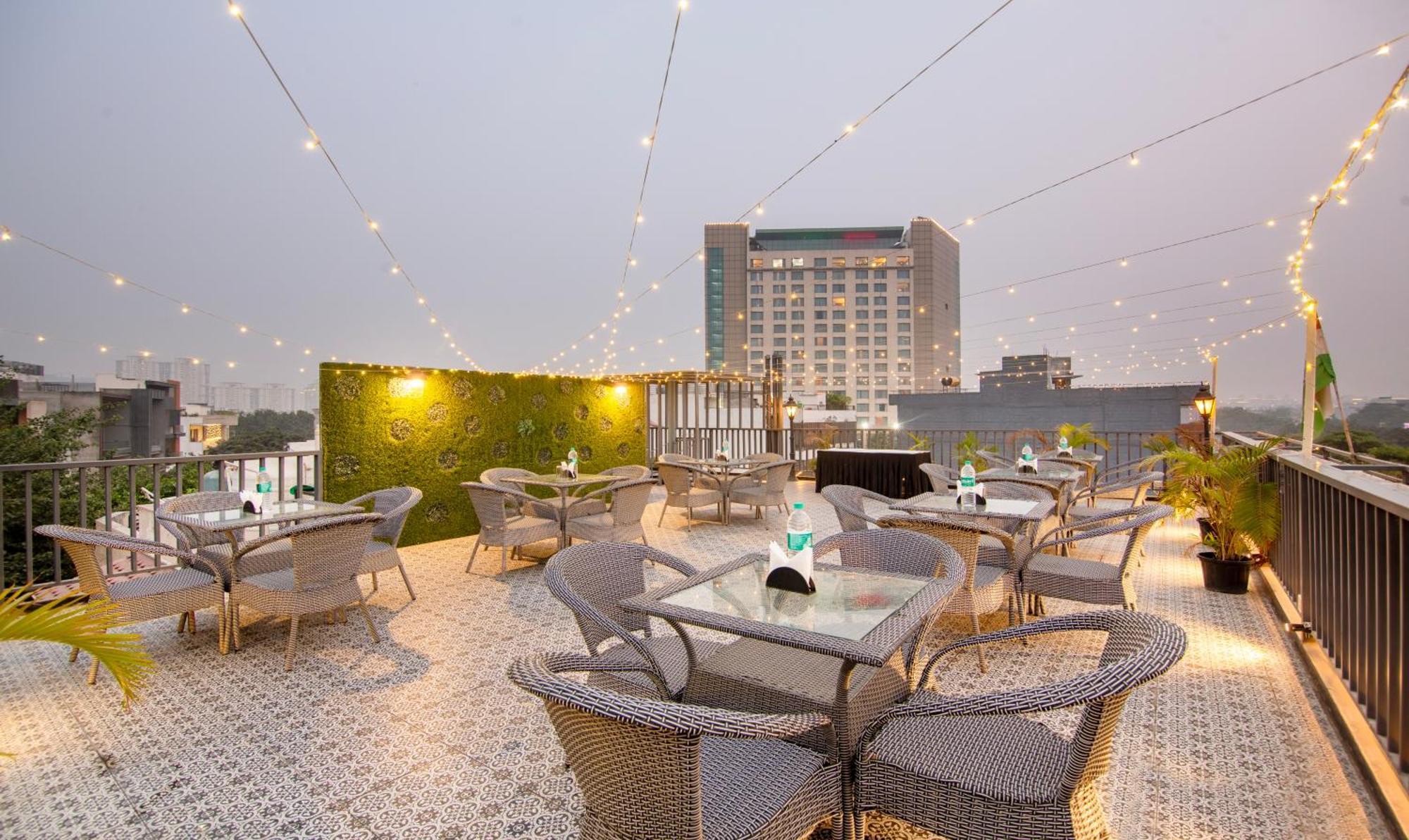 Super Townhouse Sushant Lok Phase 1 Formerly Hotel Neven Gurgaon Esterno foto