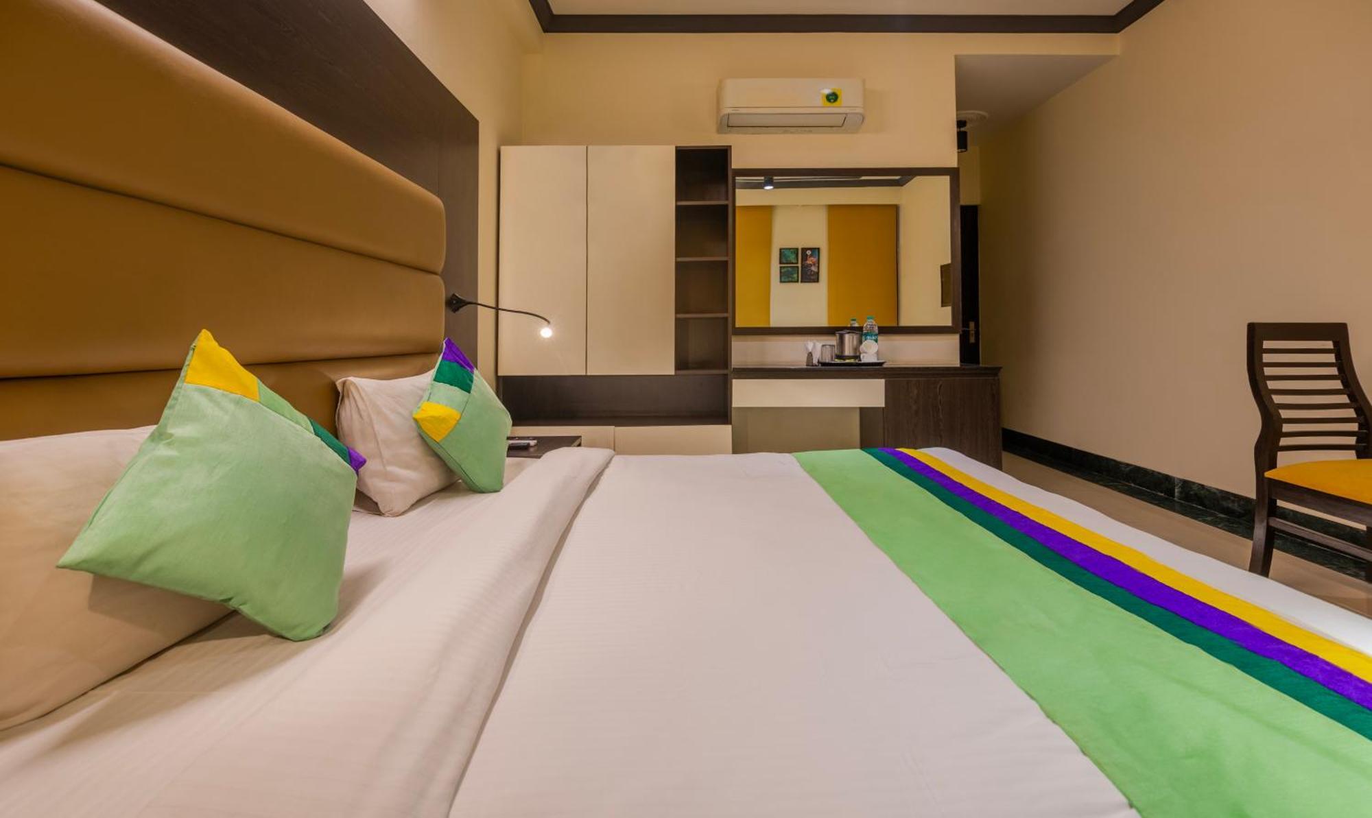 Super Townhouse Sushant Lok Phase 1 Formerly Hotel Neven Gurgaon Esterno foto