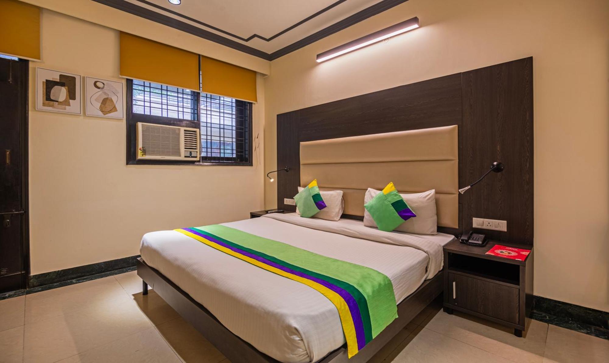 Super Townhouse Sushant Lok Phase 1 Formerly Hotel Neven Gurgaon Esterno foto