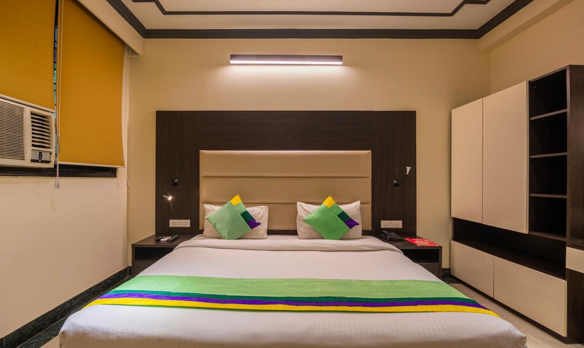 Super Townhouse Sushant Lok Phase 1 Formerly Hotel Neven Gurgaon Esterno foto