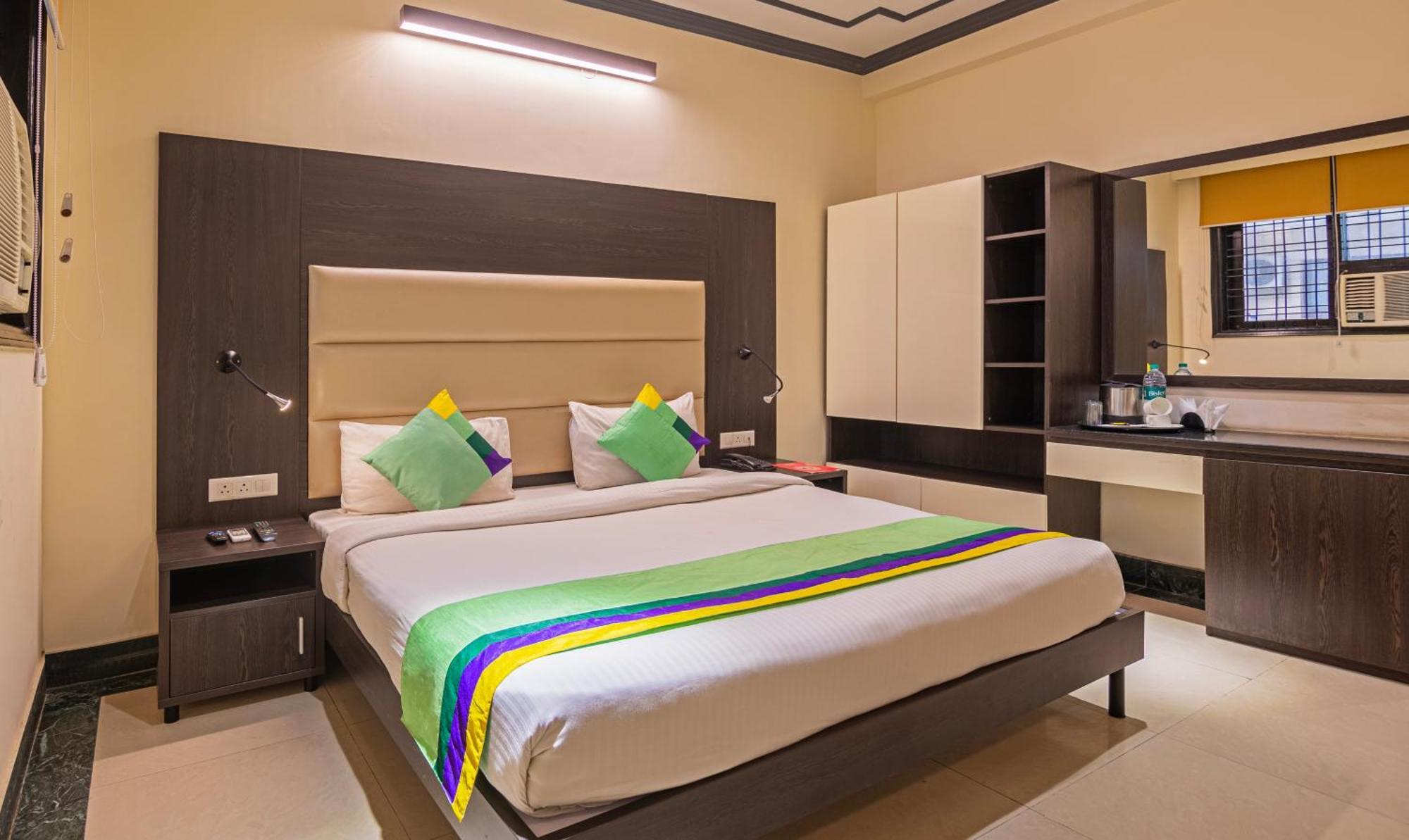 Super Townhouse Sushant Lok Phase 1 Formerly Hotel Neven Gurgaon Esterno foto