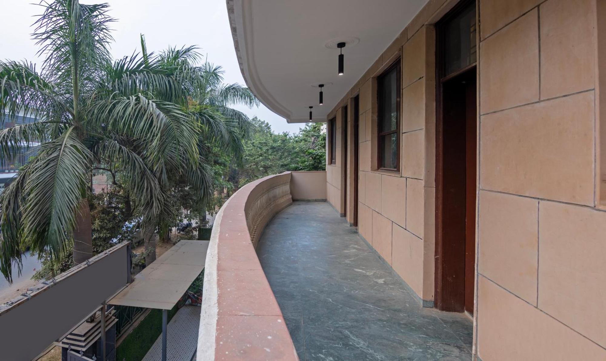 Super Townhouse Sushant Lok Phase 1 Formerly Hotel Neven Gurgaon Esterno foto