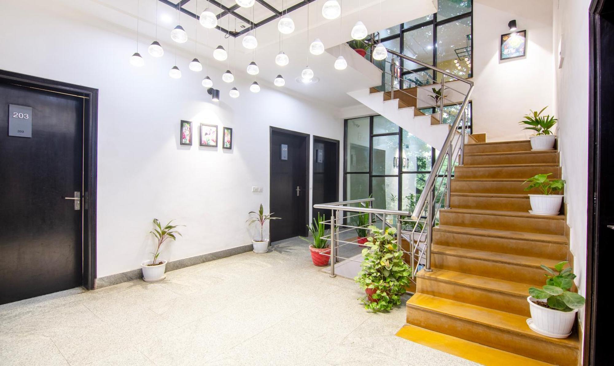 Super Townhouse Sushant Lok Phase 1 Formerly Hotel Neven Gurgaon Esterno foto