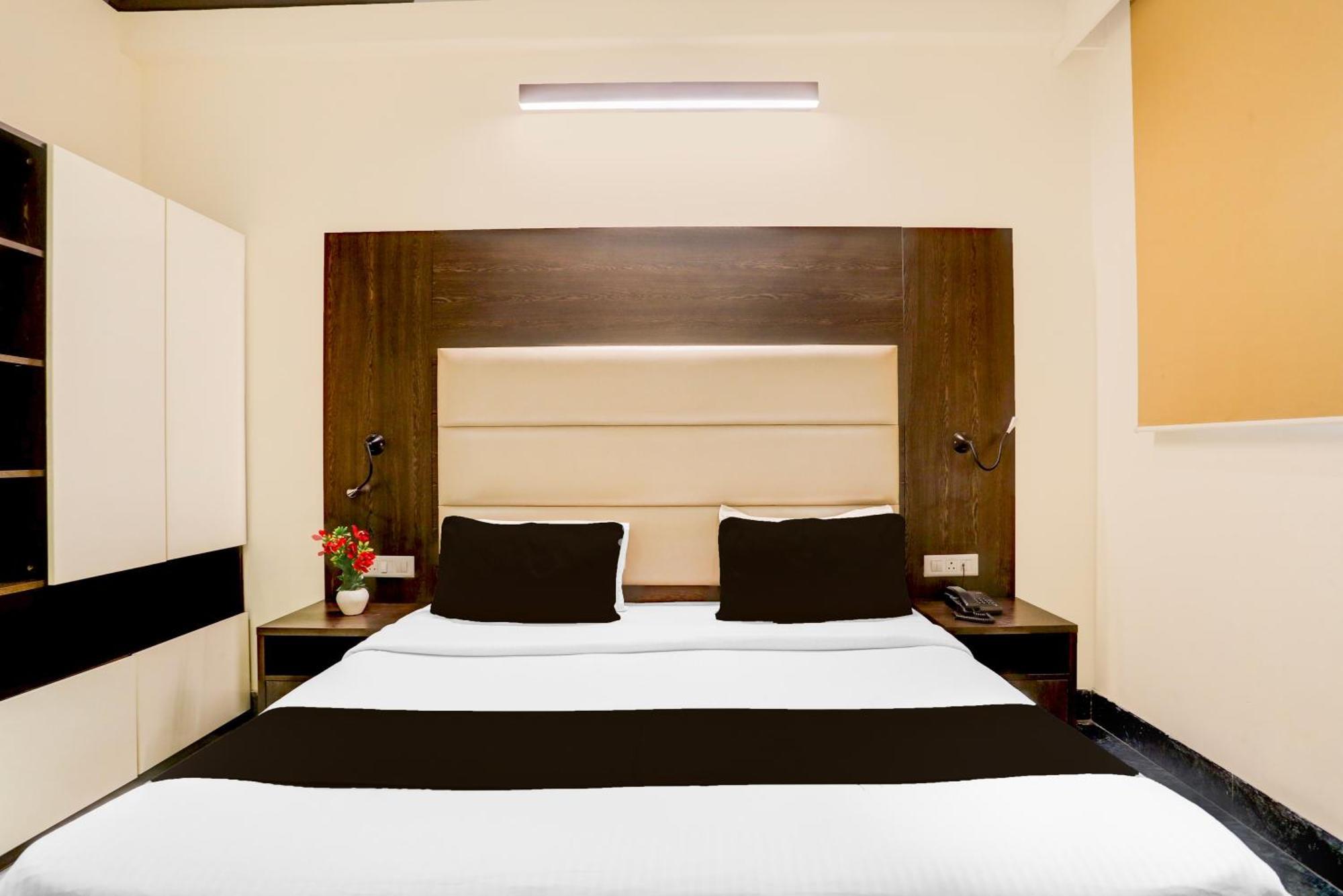 Super Townhouse Sushant Lok Phase 1 Formerly Hotel Neven Gurgaon Esterno foto