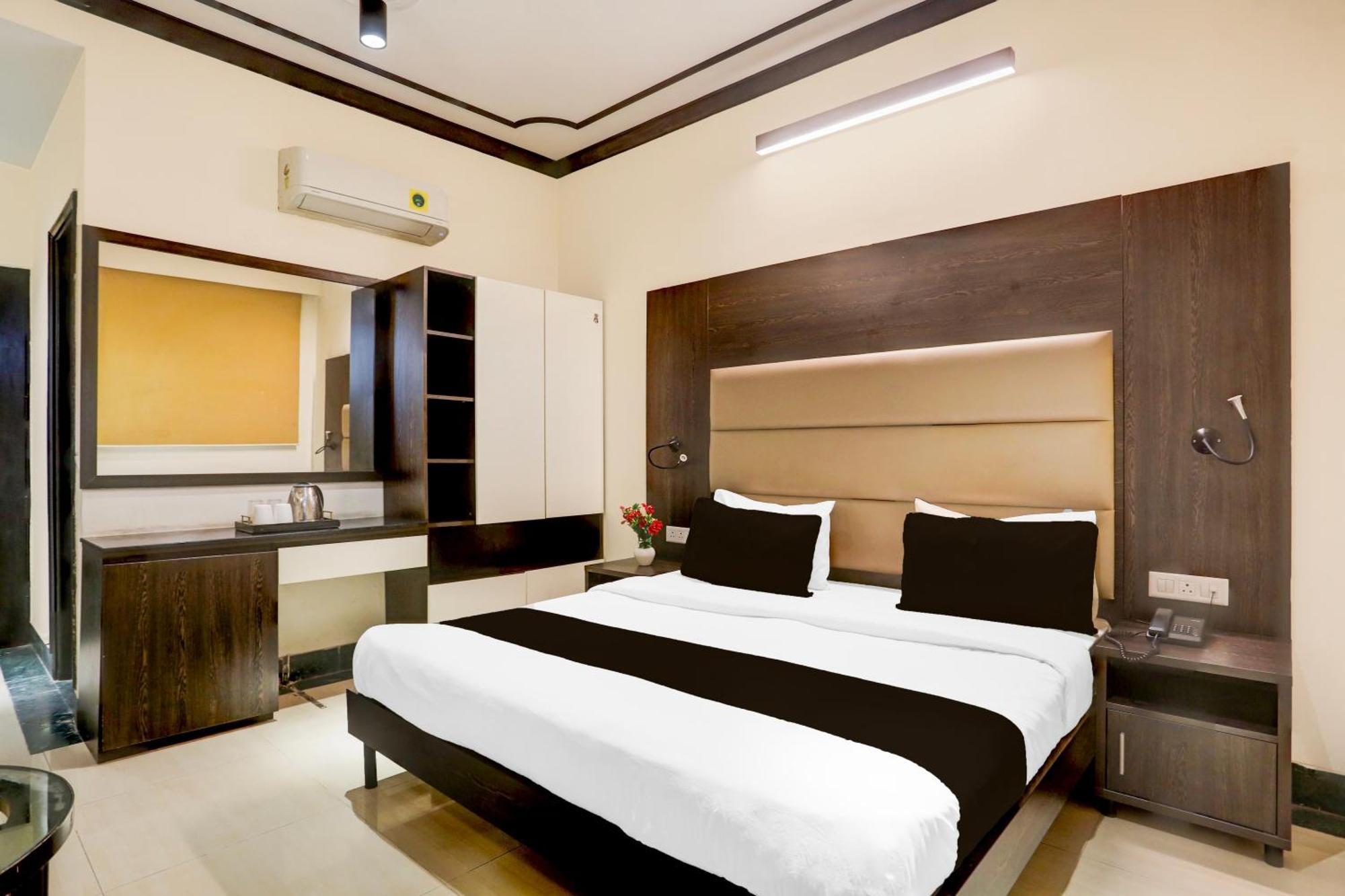 Super Townhouse Sushant Lok Phase 1 Formerly Hotel Neven Gurgaon Esterno foto
