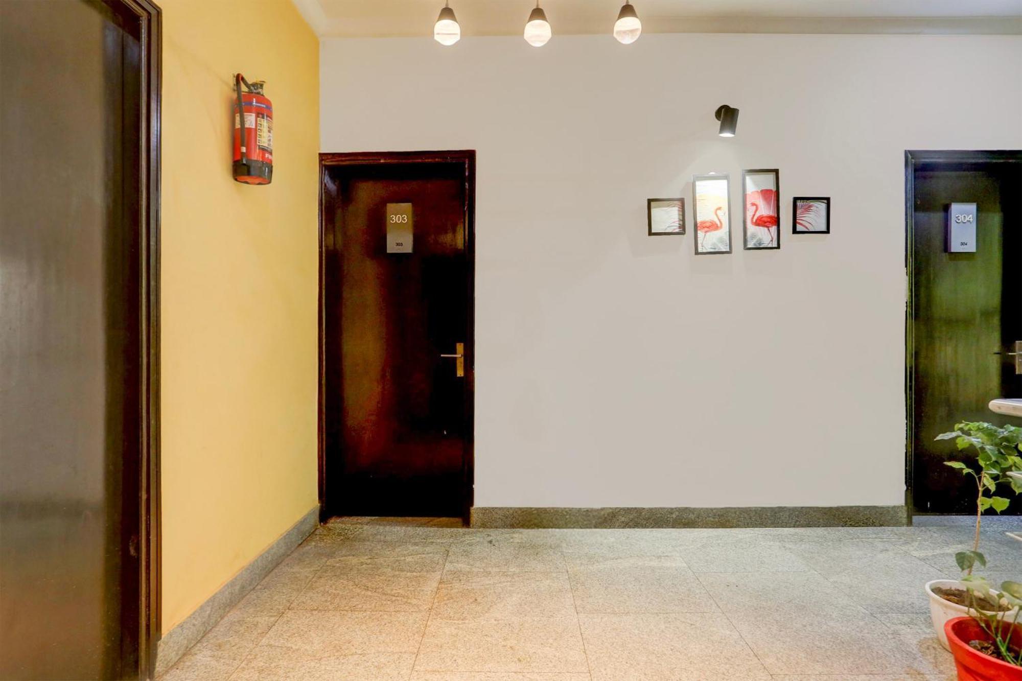 Super Townhouse Sushant Lok Phase 1 Formerly Hotel Neven Gurgaon Esterno foto