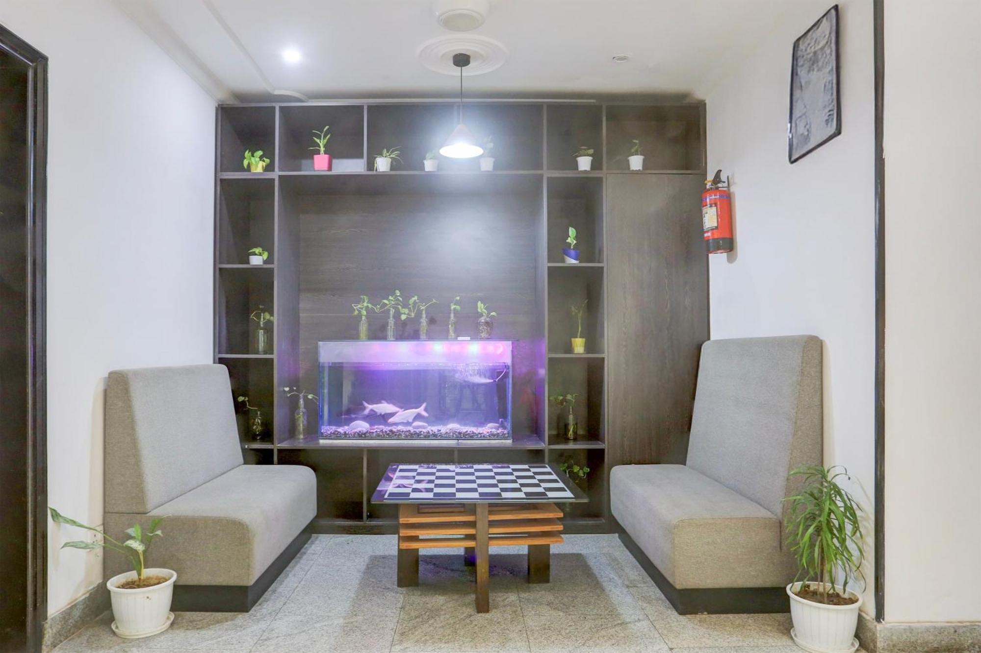 Super Townhouse Sushant Lok Phase 1 Formerly Hotel Neven Gurgaon Esterno foto