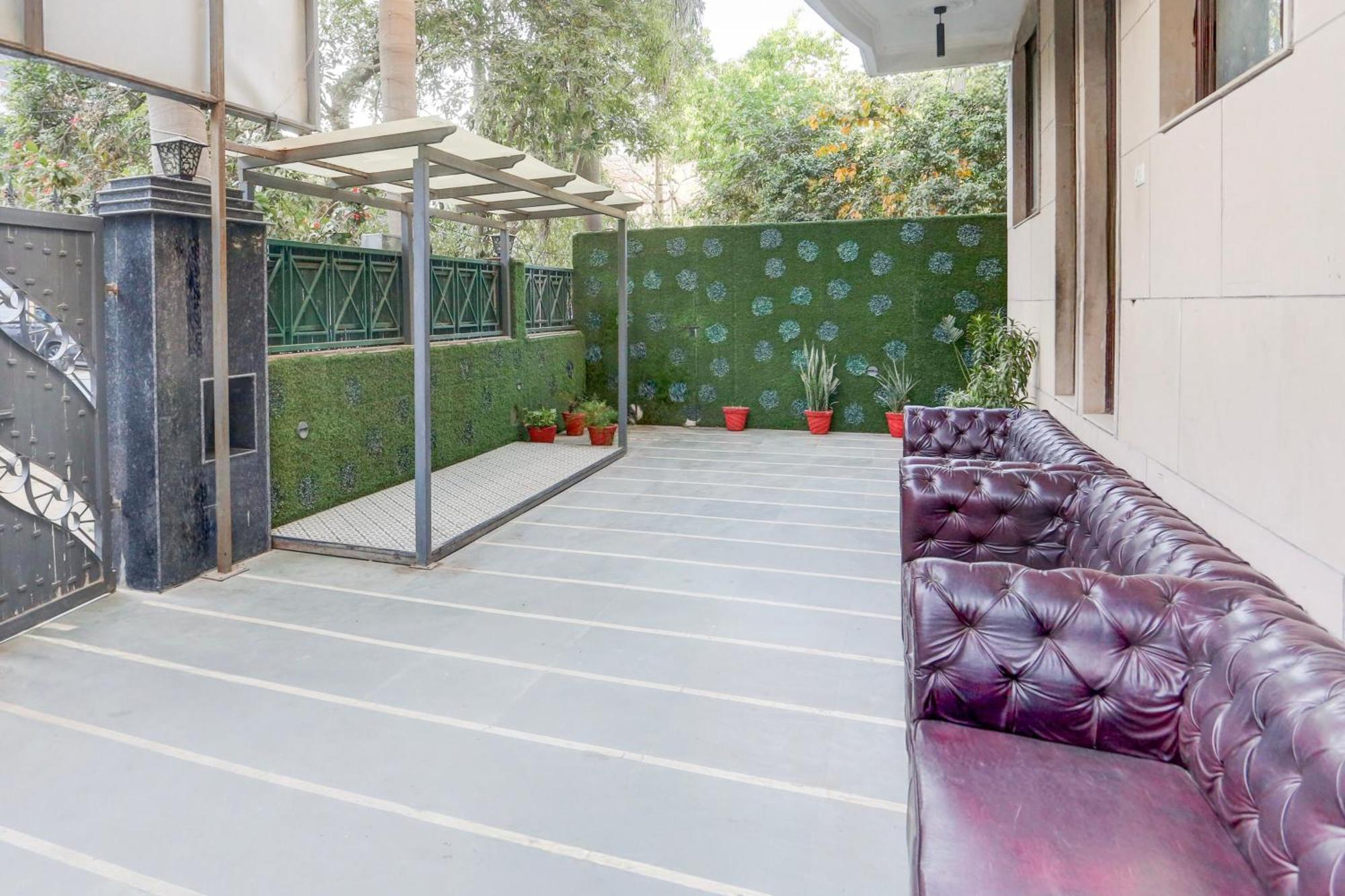 Super Townhouse Sushant Lok Phase 1 Formerly Hotel Neven Gurgaon Esterno foto