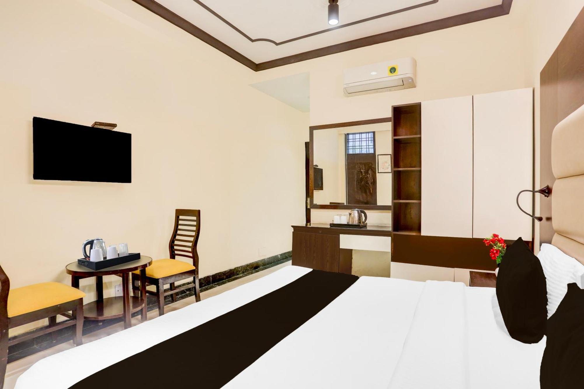 Super Townhouse Sushant Lok Phase 1 Formerly Hotel Neven Gurgaon Esterno foto