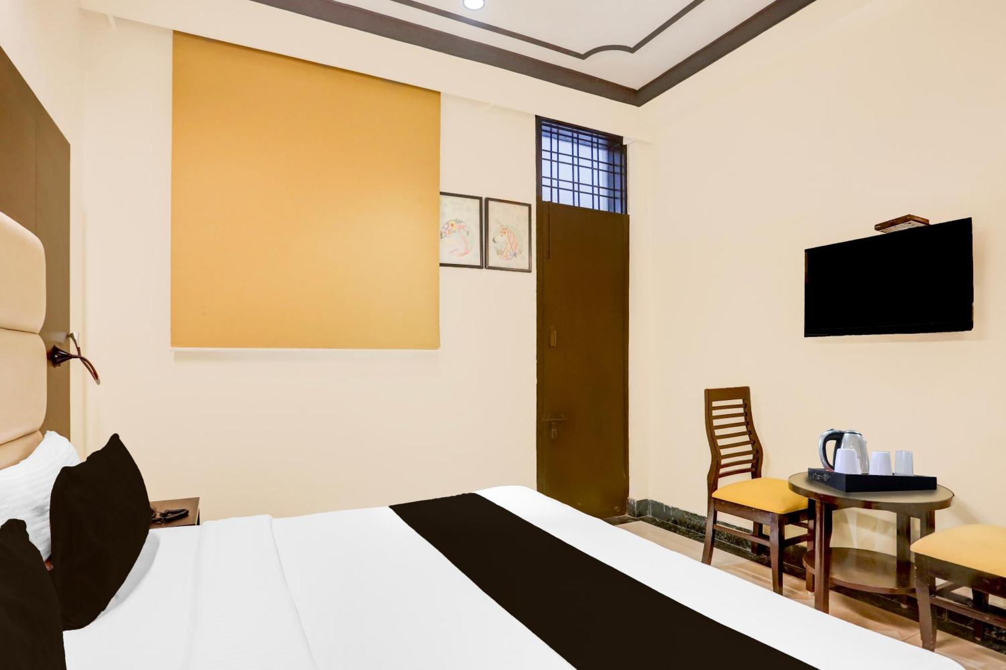 Super Townhouse Sushant Lok Phase 1 Formerly Hotel Neven Gurgaon Esterno foto